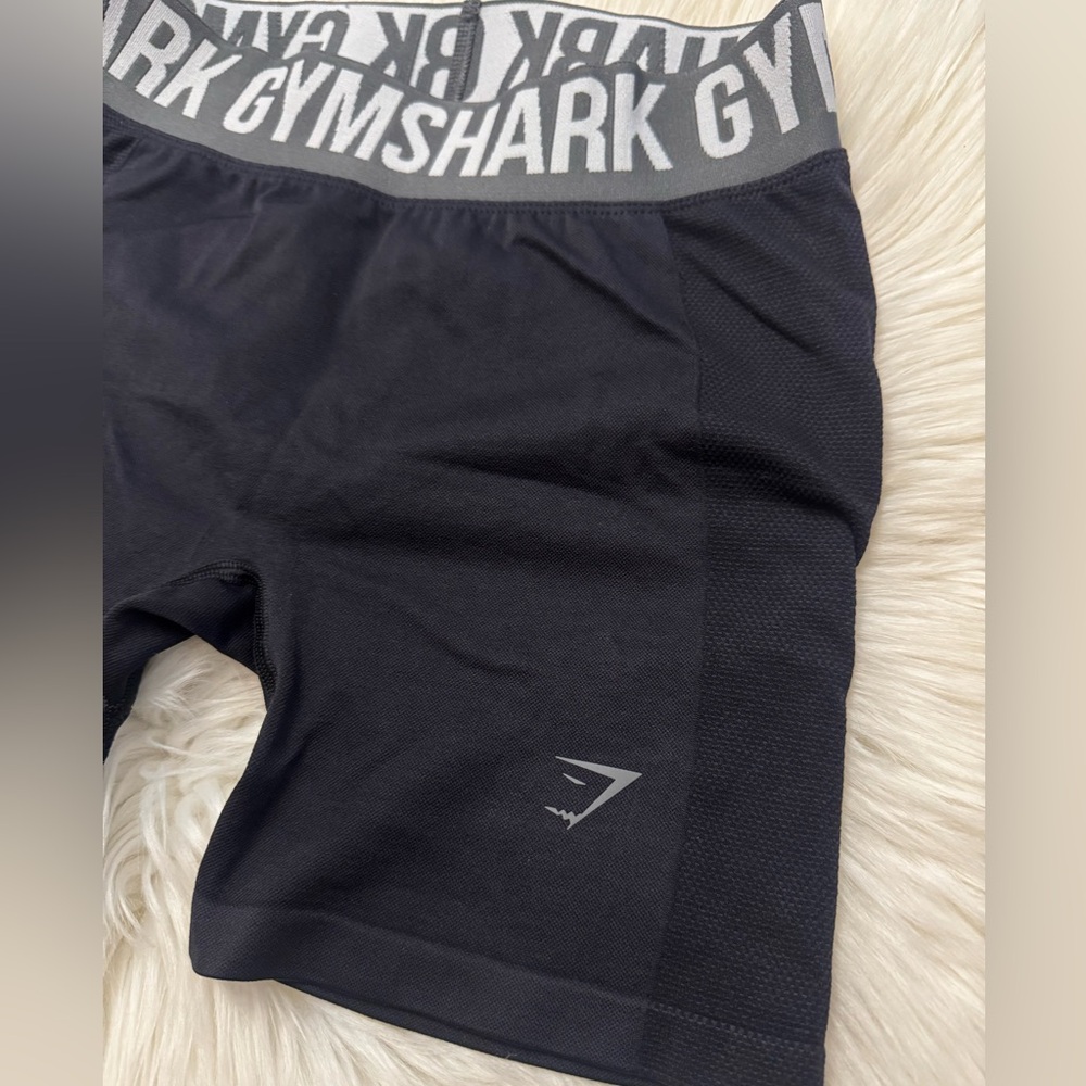 Gymshark shorts sz small good used condition worn once - Picture 2 of 7
